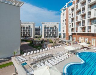 Отель "Bridge Resort" /"Бридж Резорт"