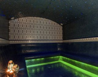 Отель "Bridge Resort" /"Бридж Резорт"